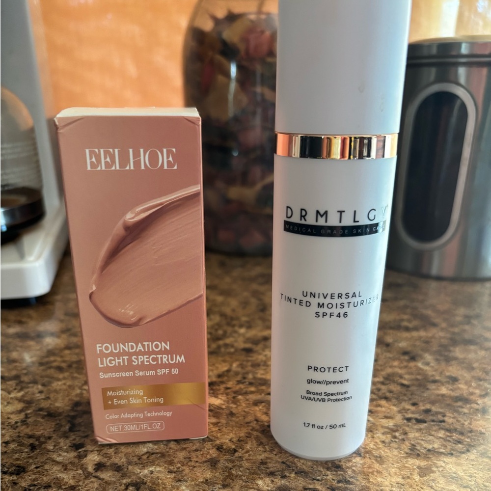 Self adjusting foundation